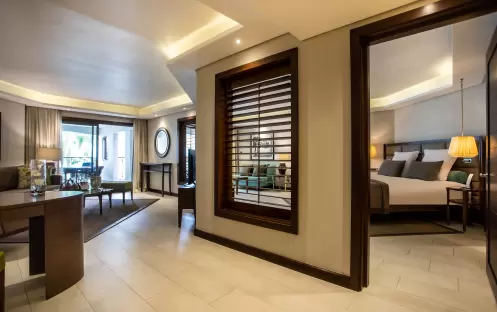 Royal Palm Hires 7194